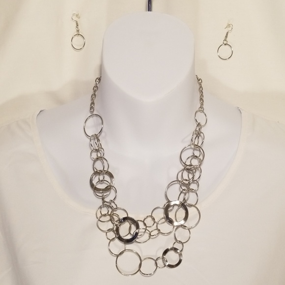 Circles Necklace and Earrings - Picture 4 of 7